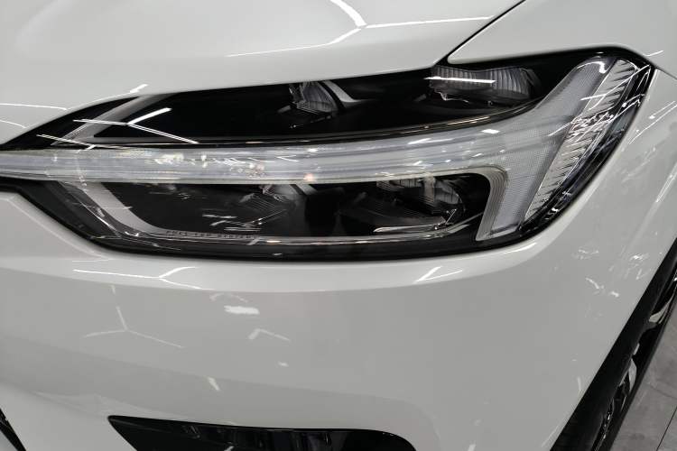 Used Volvo XC60 2019 T5 4x4 Zhiyuan Sport Edition China V Standard Left Front Headlight