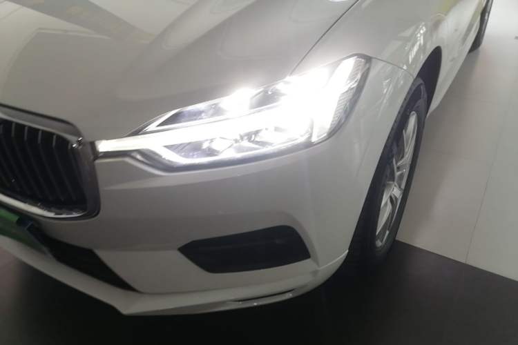 Used Volvo XC60 2019 T5 4x4 Smart Edition China VI Standard Left Front Headlight