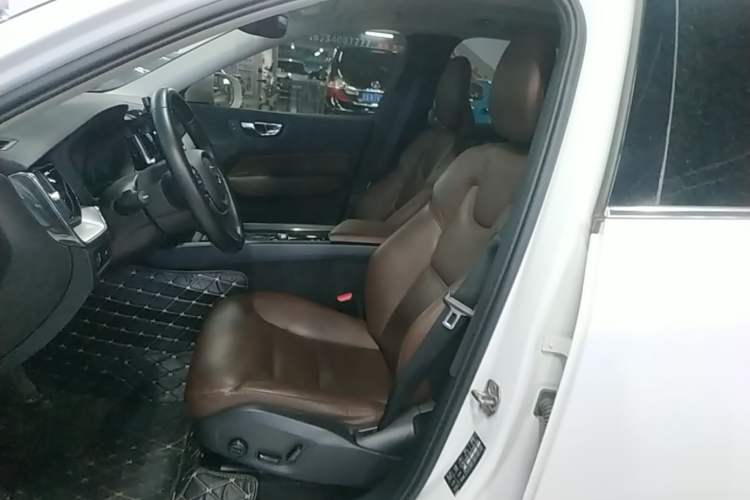 Used Volvo XC60 2019 T5 4x4 Smart Edition China V Standard Left Front Seat