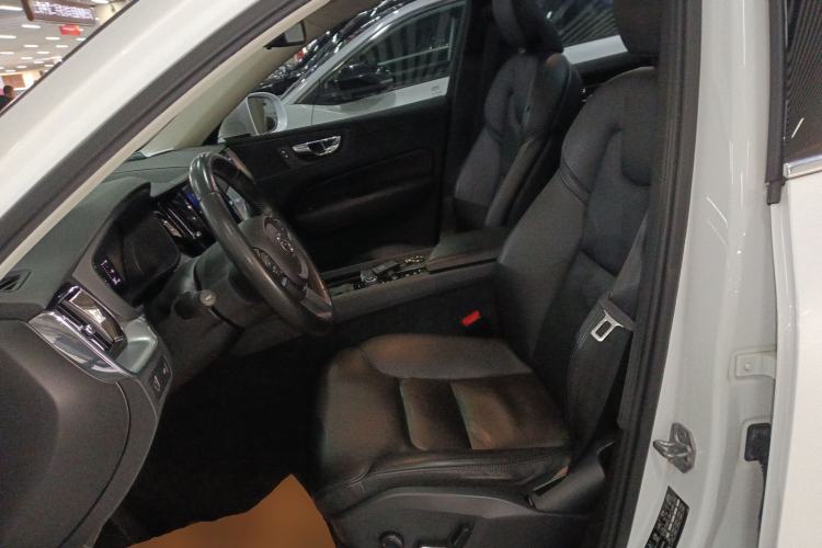 Used Volvo XC60 2019 T5 4x4 Smart Edition China VI Standard Left Front Seat