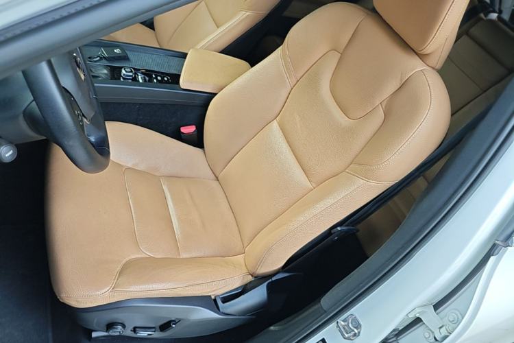 Used Volvo XC60 2019 T5 4x4 Smart Edition China V Standard Left Front Seat