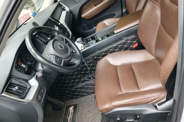 Used Volvo XC60 2019 T5 4x4 Smart Edition China V Standard Left Front Seat