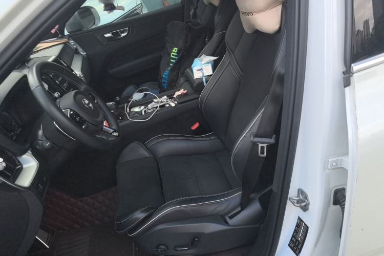 Used Volvo XC60 2019 T5 4x4 Smart & Dynamic Sport Edition China VI Standard Left Front Seat