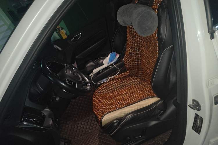 Used Volvo XC60 2019 T5 4x4 Smart & Dynamic Sport Edition China VI Standard Left Front Seat