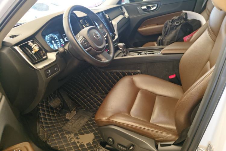 Used Volvo XC60 2019 T5 4x4 Smart Edition China VI Standard Left Front Seat