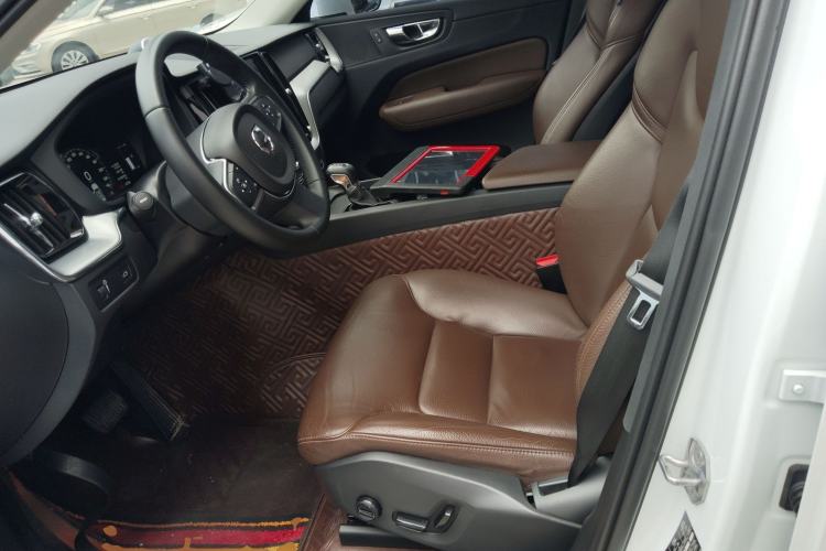 Used Volvo XC60 2019 T5 4x4 Smart Edition China VI Standard Left Front Seat