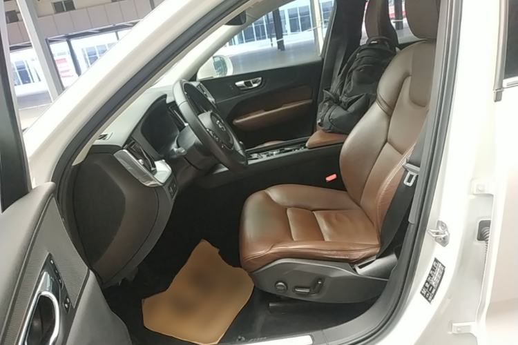 Used Volvo XC60 2019 T5 4x4 Zhiyuan Edition China VI Standard Left Front Seat