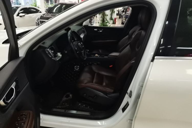 Used Volvo XC60 2019 T5 4x4 Zhiyuan Edition China VI Standard Left Front Seat