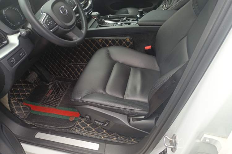 Used Volvo XC60 2019 T5 4x4 Smart Edition China VI Standard Left Front Seat