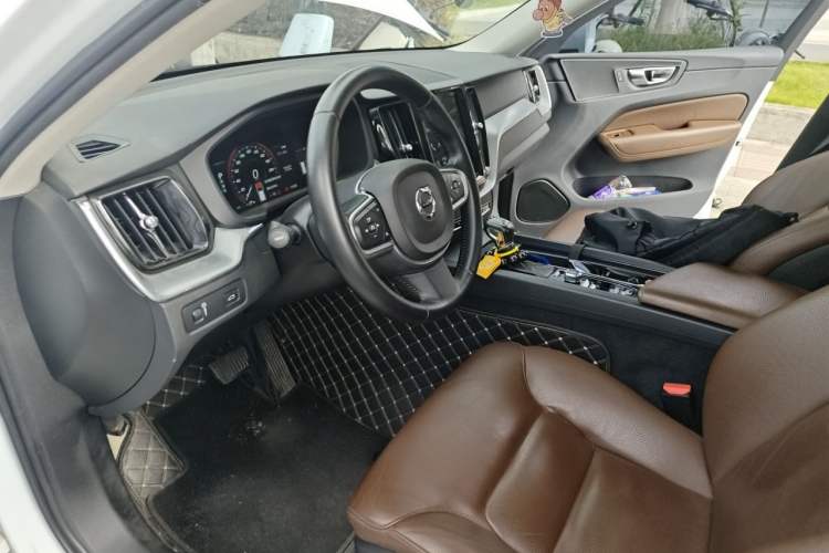 Used Volvo XC60 2019 T5 4x4 Smart Edition China V Standard Left Front Seat