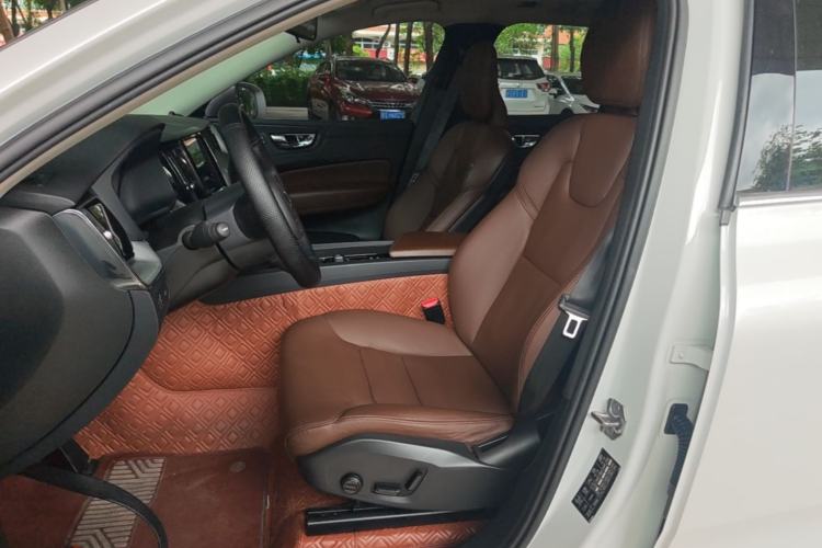 Used Volvo XC60 2019 T5 4x4 Smart Edition China VI Standard Left Front Seat