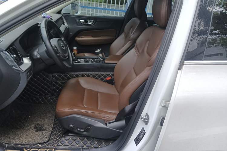 Used Volvo XC60 2019 T5 4x4 Smart Edition China VI Standard Left Front Seat