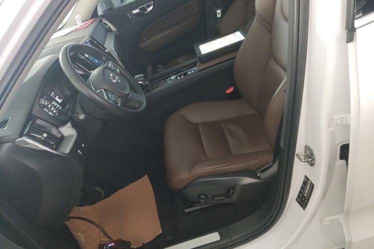Used Volvo XC60 2019 T5 4x4 Smart Edition China VI Standard Left Front Seat