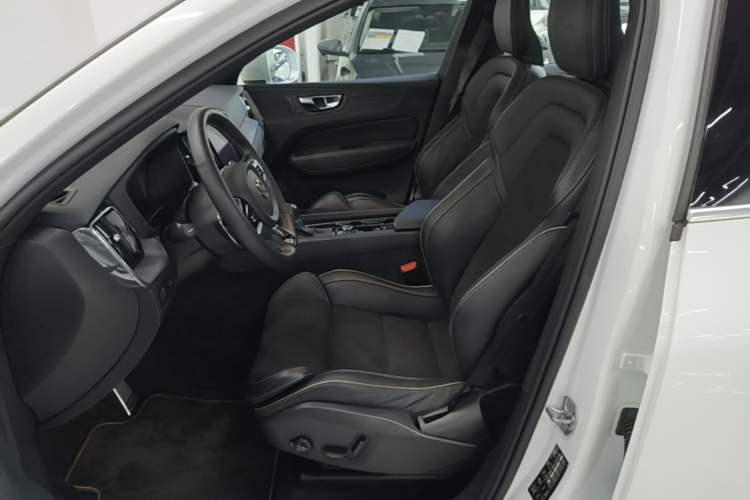 Used Volvo XC60 2019 T5 4x4 Zhiyuan Sport Edition China V Standard Left Front Seat