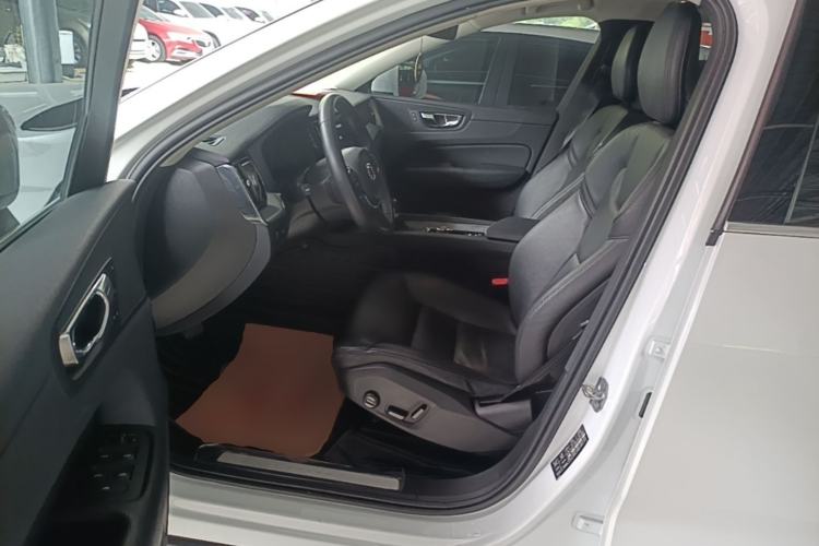 Used Volvo XC60 2019 T5 4x4 Smart Edition China VI Standard Left Front Seat