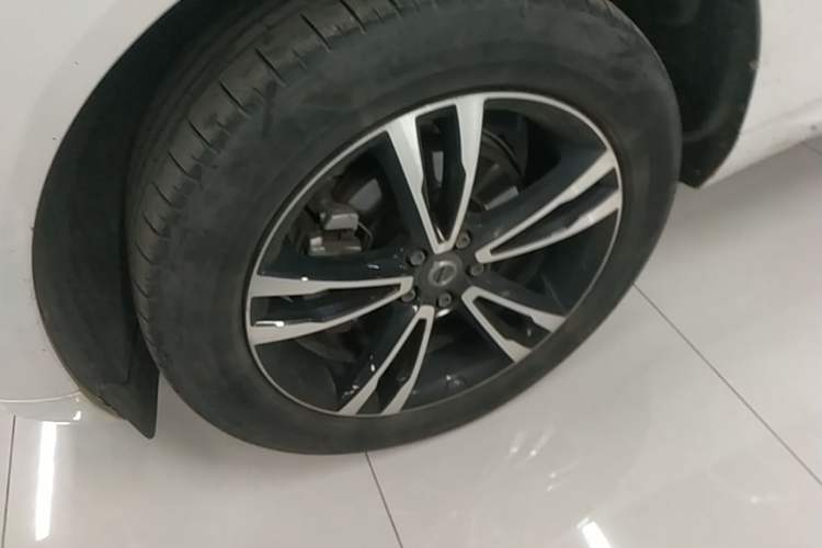 Used Volvo XC60 2019 T5 4x4 Smart Edition China V Standard Left Front Wheel Hub