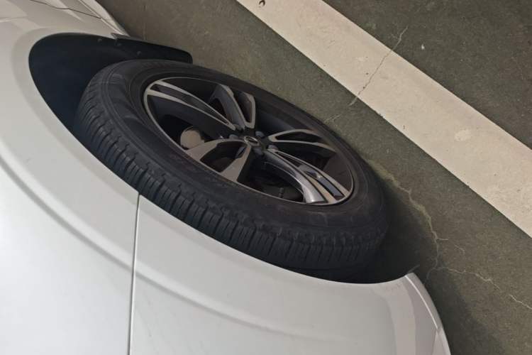 Used Volvo XC60 2019 T5 4x4 Smart Edition China V Standard Left Front Wheel Hub