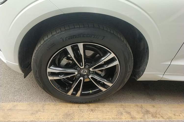 Used Volvo XC60 2019 T5 4x4 Zhiyuan Edition China VI Standard Left Front Wheel Hub