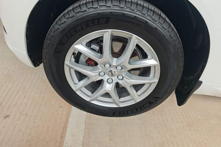 Used Volvo XC60 2019 T5 4x4 Smart Edition China VI Standard Left Front Wheel Hub