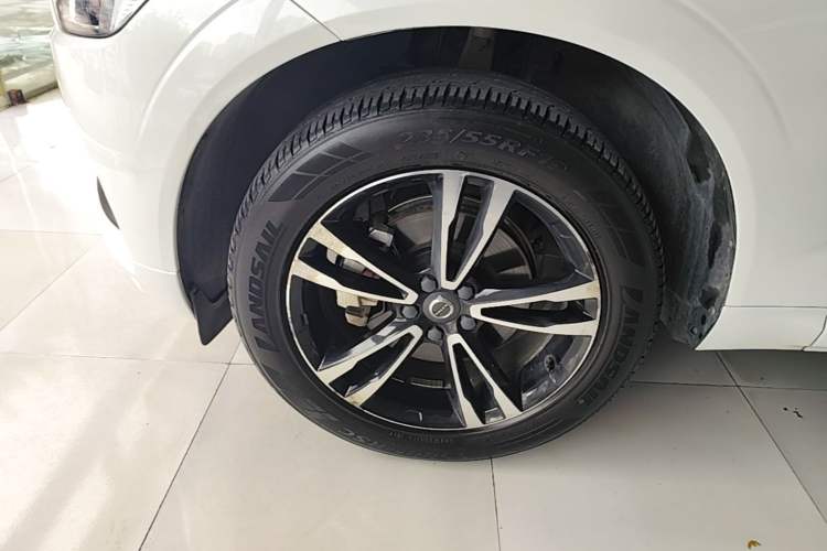 Used Volvo XC60 2019 T5 4x4 Smart Edition China V Standard Left Front Wheel Hub