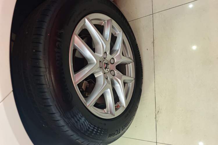 Used Volvo XC60 2019 T5 4x4 Smart Edition China VI Standard Left Front Wheel Hub