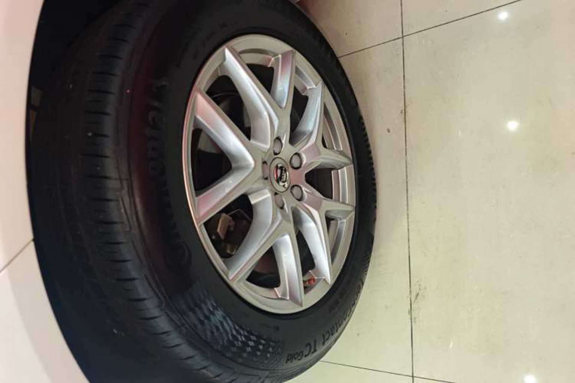 Used Volvo XC60 2019 T5 4x4 Smart Edition China VI Standard Left Front Wheel Hub