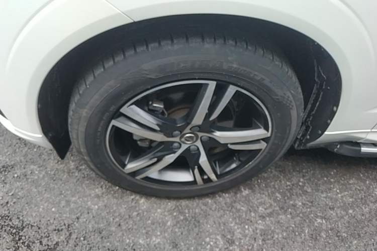 Used Volvo XC60 2019 T5 4x4 Zhiyuan Sport Edition China V Standard Left Front Wheel Hub