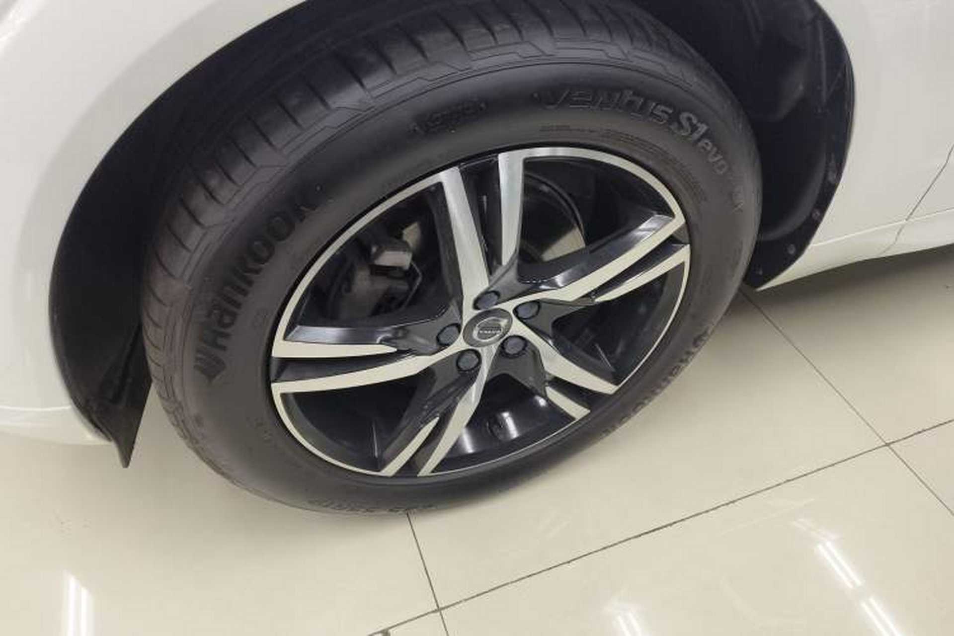Used Volvo XC60 2019 T5 4x4 Zhiya Sport Edition China VI Standard Left Front Wheel Hub