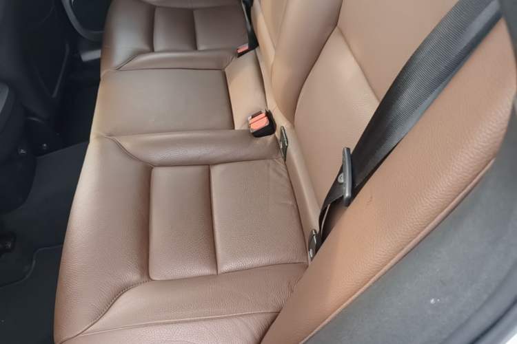 Used Volvo XC60 2019 T5 4x4 Smart Edition China VI Standard Left Rear Seat