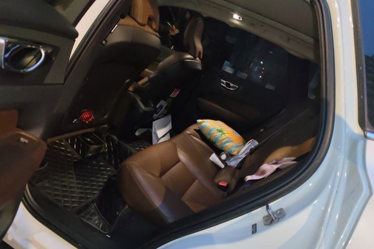 Used Volvo XC60 2019 T5 4x4 Smart Edition China V Standard Left Rear Seat