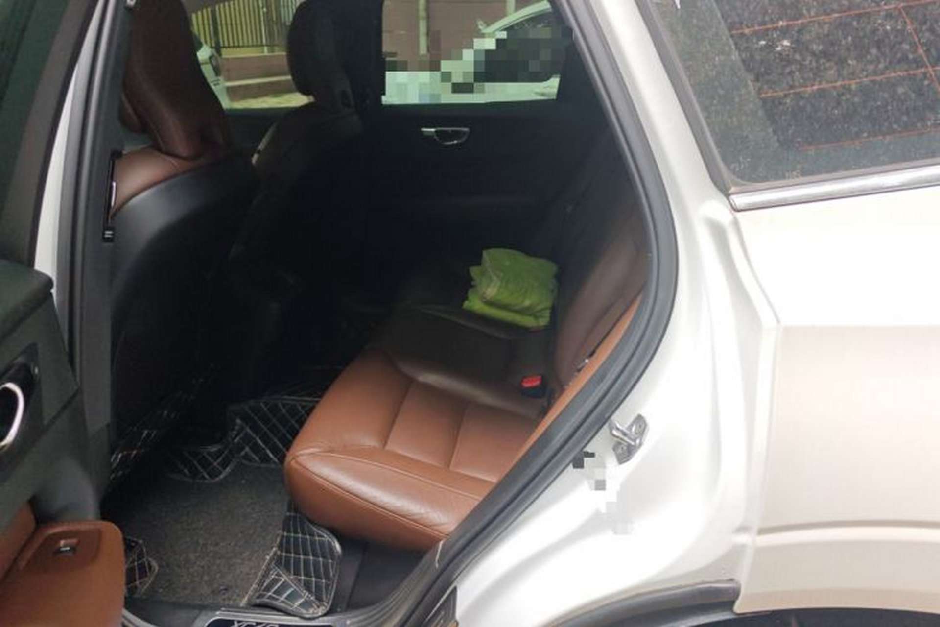 Used Volvo XC60 2019 T5 4x4 Zhiyuan Edition China VI Standard Left Rear Seat