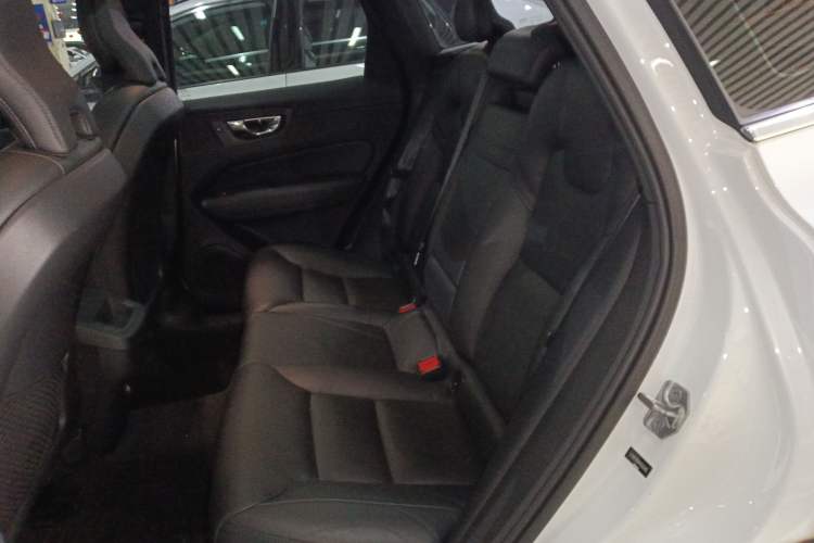 Used Volvo XC60 2019 T5 4x4 Smart Edition China VI Standard Left Rear Seat