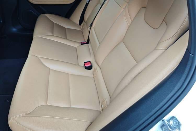 Used Volvo XC60 2019 T5 4x4 Smart Edition China V Standard Left Rear Seat