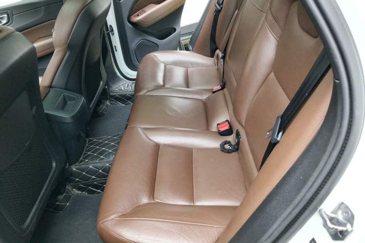 Used Volvo XC60 2019 T5 4x4 Smart Edition China V Standard Left Rear Seat