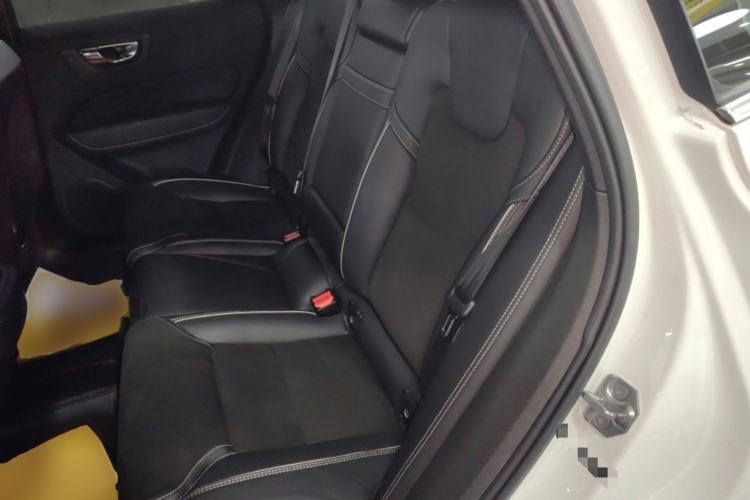 Used Volvo XC60 2019 T5 4x4 Smart & Dynamic Sport Edition China VI Standard Left Rear Seat