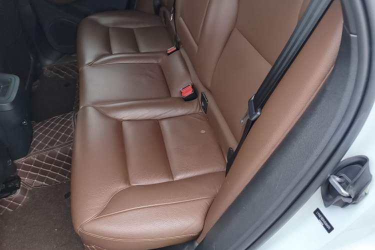 Used Volvo XC60 2019 T5 4x4 Smart Edition China V Standard Left Rear Seat