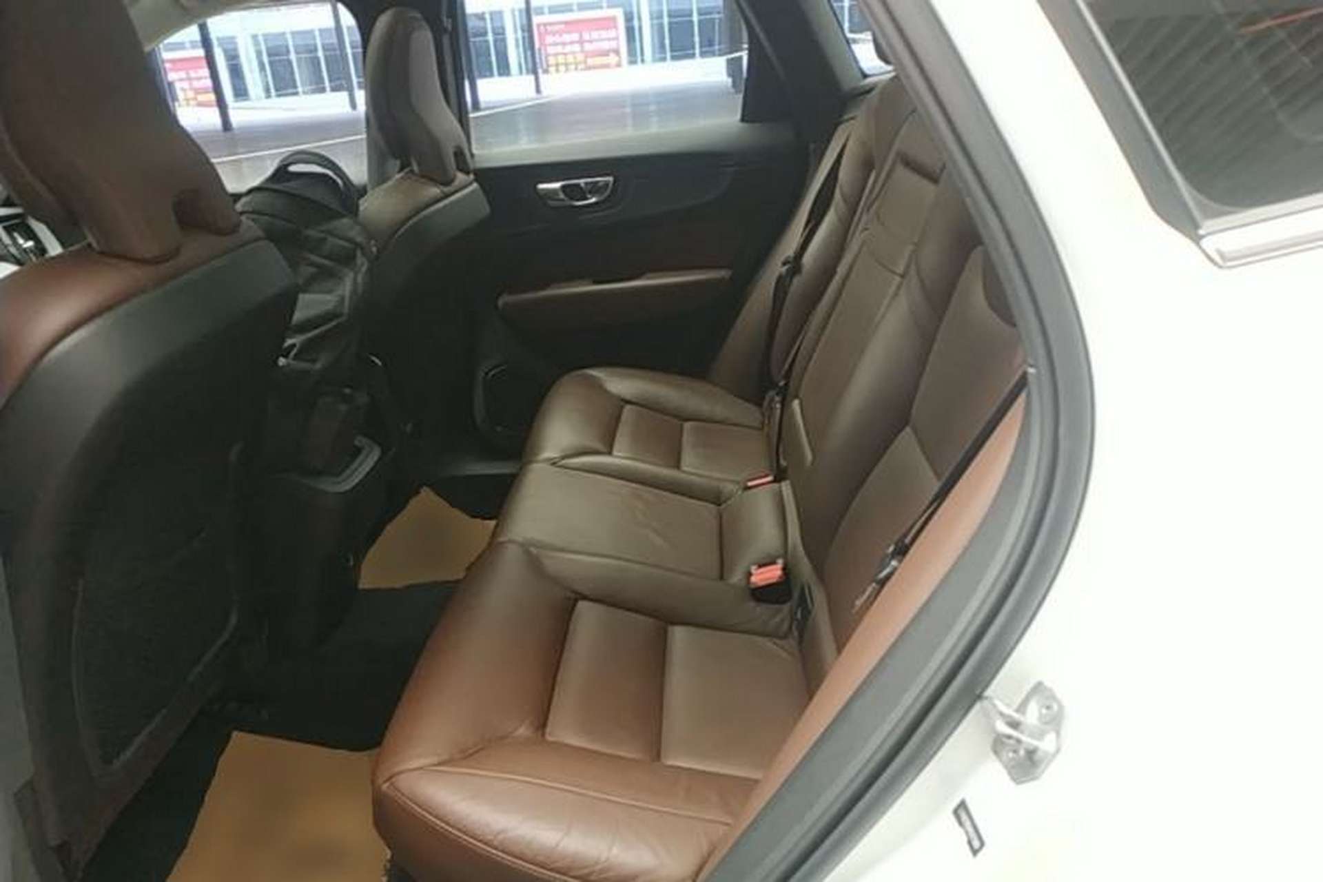 Used Volvo XC60 2019 T5 4x4 Zhiyuan Edition China VI Standard Left Rear Seat