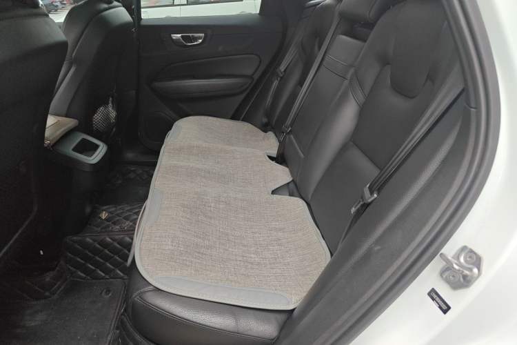 Used Volvo XC60 2019 T5 4x4 Smart Edition China VI Standard Left Rear Seat