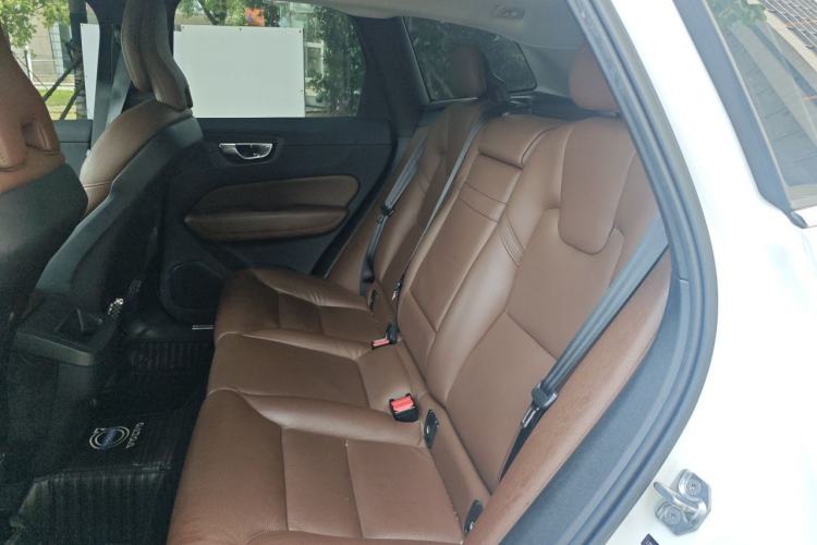 Used Volvo XC60 2019 T5 4x4 Smart Edition China VI Standard Left Rear Seat