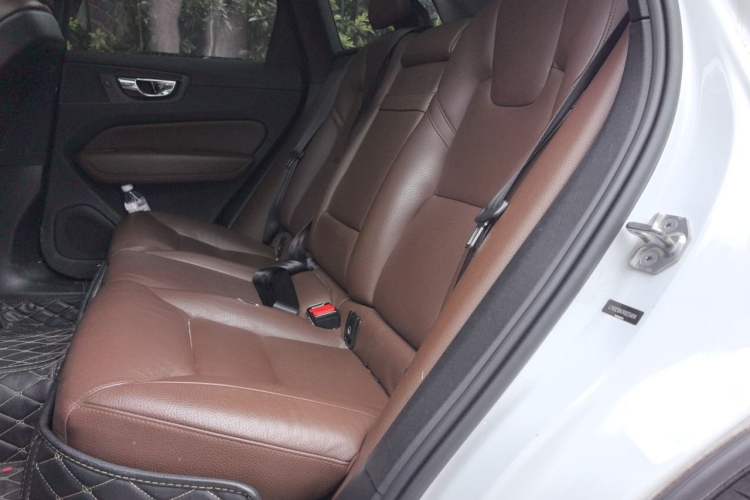 Used Volvo XC60 2019 T5 4x4 Smart Edition China V Standard Left Rear Seat