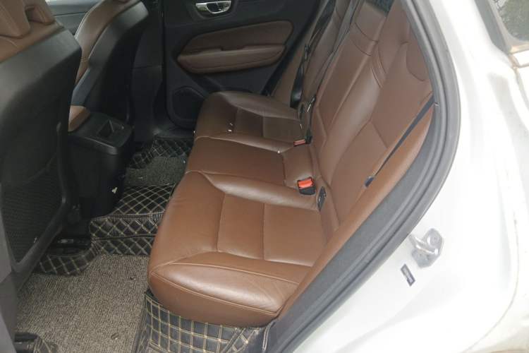 Used Volvo XC60 2019 T5 4x4 Smart Edition China VI Standard Left Rear Seat