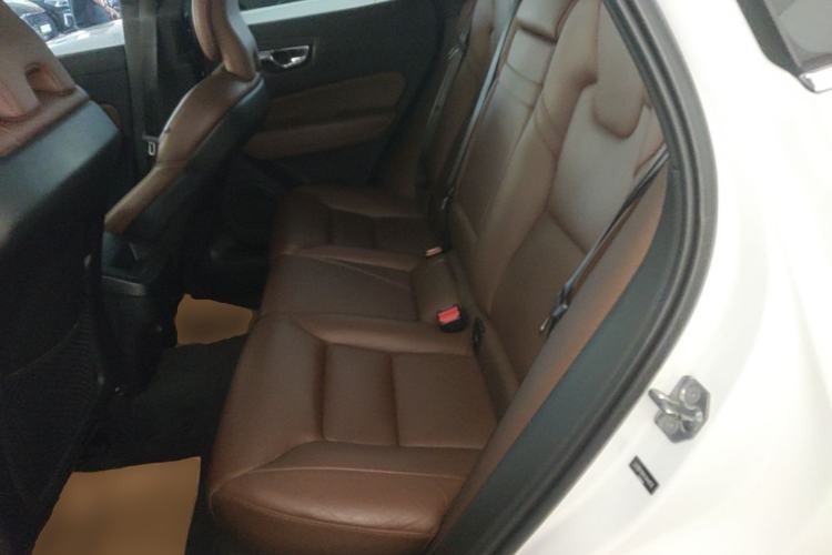 Used Volvo XC60 2019 T5 4x4 Smart Edition China VI Standard Left Rear Seat