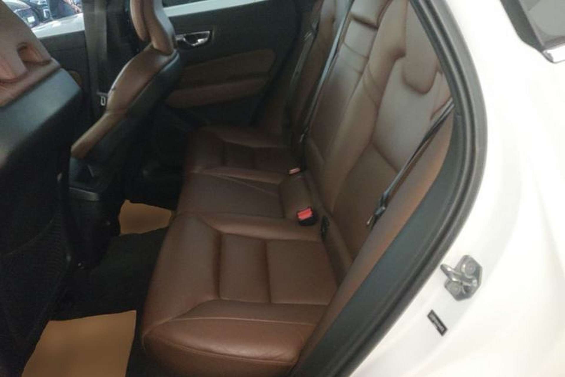 Used Volvo XC60 2019 T5 4x4 Smart Edition China VI Standard Left Rear Seat