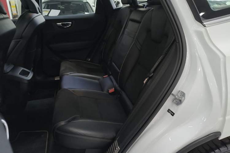 Used Volvo XC60 2019 T5 4x4 Zhiyuan Sport Edition China V Standard Left Rear Seat