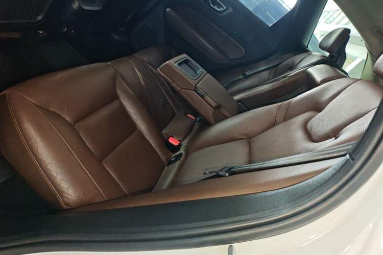 Used Volvo XC60 2019 T5 4x4 Smart Edition China VI Standard Left Rear Seat