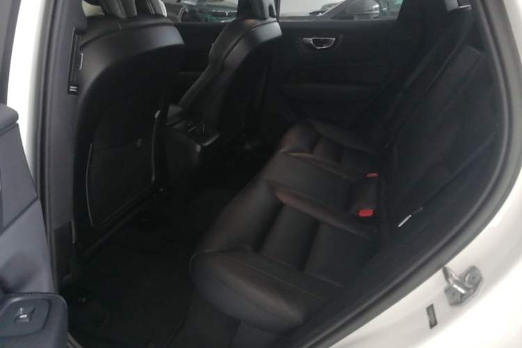 Used Volvo XC60 2019 T5 4x4 Smart Edition China VI Standard Left Rear Seat