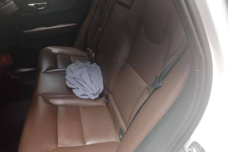 Used Volvo XC60 2019 T5 4x4 Smart Edition China V Standard Left Rear Seat