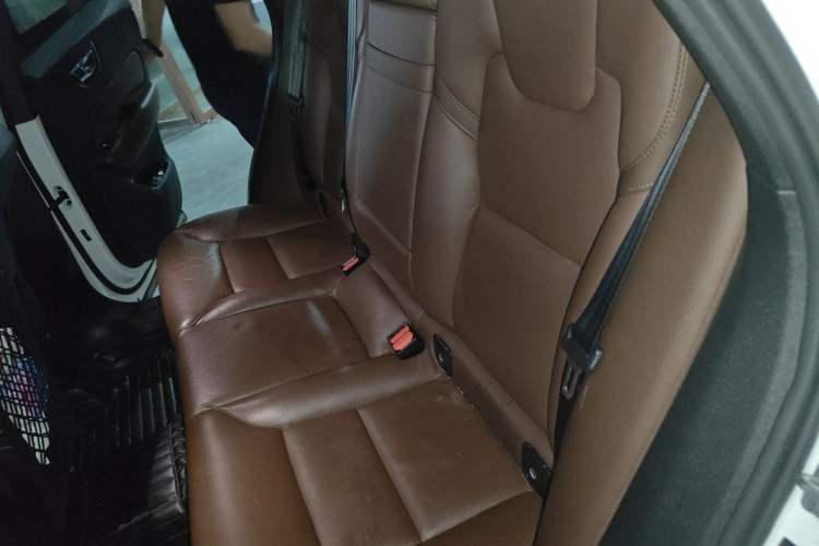 Used Volvo XC60 2019 T5 4x4 Smart Edition China VI Standard Left Rear Seat