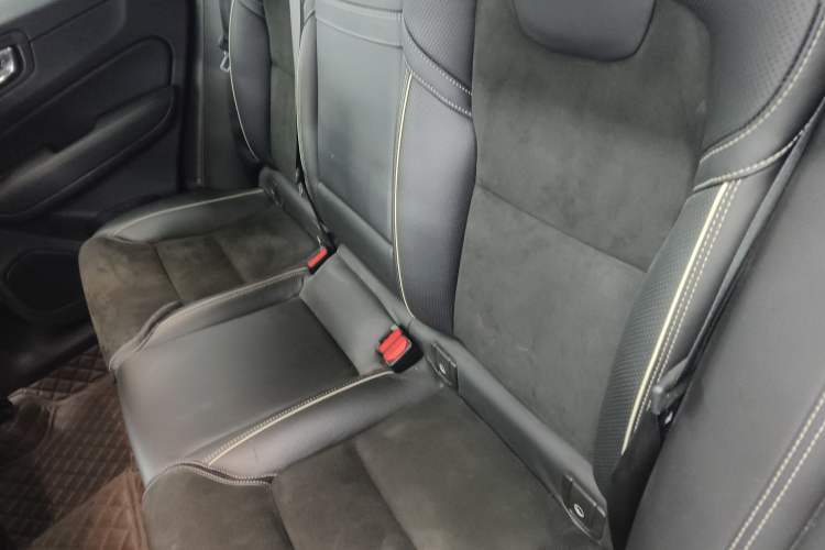 Used Volvo XC60 2019 T5 4x4 Zhiya Sport Edition China VI Standard Left Rear Seat