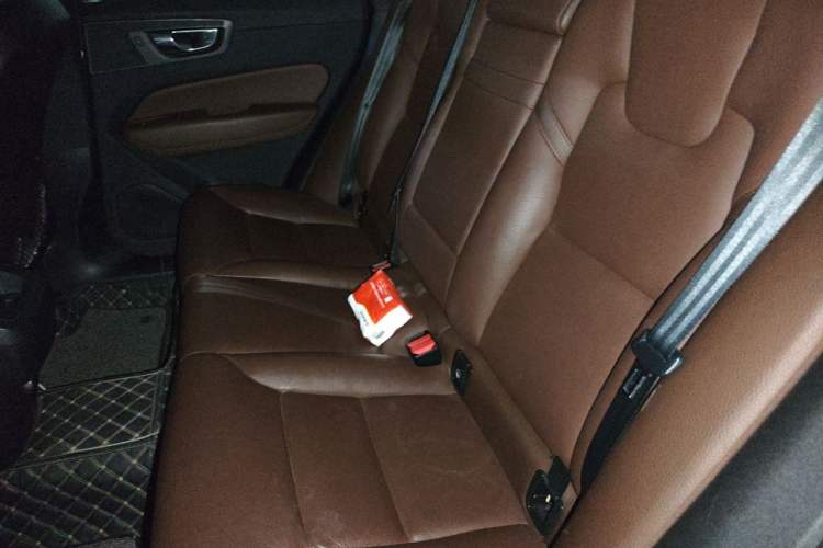 Used Volvo XC60 2019 T5 4x4 Smart Edition China VI Standard Left Rear Seat